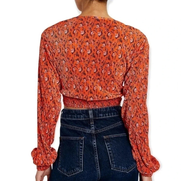 NWT Urban Outfitters Floral Plisse Wrap Crop Top - Picture 4 of 8